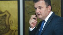 HDZ-ovci ublažili kazne za telefoniranje u vožnji, Škorić nam je objasnio zašto