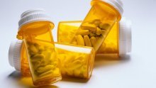 Cvjeta šverc tableta s popisa opojnih droga