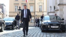 Vladajuća većina želi odgoditi opoziv Kujundžića za jesen; Grbin: To je jedno od najgorih kršenja Ustava u modernoj povijesti