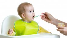 Oprez! Hrana za bebe prepuna je šećera, a proizvođači muljaju s označavanjem