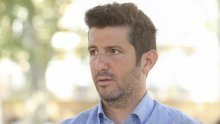 'Je li za zapošljavanje u diplomaciji bilo i drugih kriterija ili samo članske iskaznice?'
