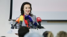 Dalija Orešković objasnila zašto je odabrala slogan 'Predsjednica bez maske'