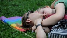 U školama djecu uče da gej nije ok
