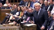 Žestoka svađa u parlamentu: Johnson Corbyna nazvao 'kloriranim piletom', a njegovu ekonomsku politiku 'sranjem'