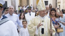 Nadbiskup Barišić: Isus Krist daleko nadilazi svaki plan pa i kurikulum Škole za život