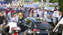 [FOTO/VIDEO] Stanari splitskih Bačvica blokirali promet: Gdje je danas gradonačelnik?