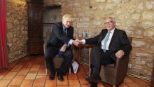 Johnson i Juncker uspjeli su dogovoriti jednu stvar oko Brexita