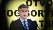 Plenković na skupu HDZ-ovih župana, gradonačelnika i načelnika: Trošimo koliko zarađujemo, s viškom vraćamo dugove bivših vlada