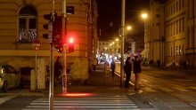 U Zagrebu postavljen semafor koji upozorava pješake zadubljene u mobitele