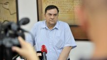 Zašto i ova Vlada pogoduje Konstruktoru?
