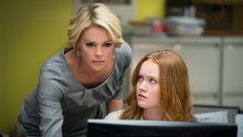 Nakon premijernog prikazivanja filma 'Bombshell' svi se raspisali o nevjerojatnoj glumi i glasu Charlize Theron