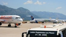 Dubrovnik zbog vjetra gotovo odsječen: Preusmjereni letovi, zatvoren most