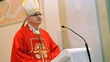 Biskup otpilio Zdravka Tomca s 'Crvenim predsjednikom'