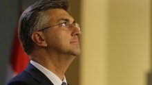 Plenković: Rekao sam Vučiću, dobit će diplomatsku notu zbog spomenika zapovjedniku napada na Vukovar