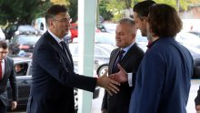 Plenković: Hrvatska na svoju dijasporu ponosna; Grbešić: Boji li se i srami Hrvatska svoje dijaspore?