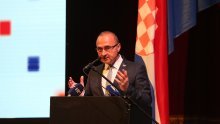 Grlić Radman: Slovenci se bespotrebno iscrpljuju oko arbitraže