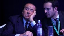 Berlusconi završio u bolnici nakon pada na kongresu EPP-a u Zagrebu