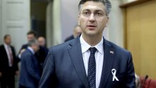 Premijer Plenković predao odluku o jednokratnoj robnoj pomoć Caritasu Križevačke eparhije