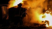 U Splitu u Badnjoj noći zapaljena 24 kontejnera