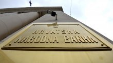 Mjesečni rast i međugodišnji pad kredita poduzećima za investicije