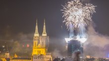 [VIDEO/FOTO] Pogledajte kako se na hrvatskim trgovima dočekala Nova 2020.