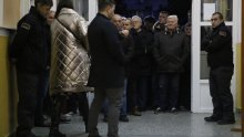 Birači u Mostaru i dalje u redovima čekaju na glasanje za predsjednika Hrvatske