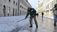 Problemi u prometu i opskrbi strujom
