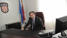 Kerum postavlja Tuđmanov spomenik nasred Rive!