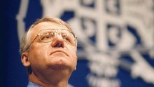 Šešelju zabranjen 'godišnji odmor'