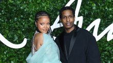 Rihanna ponovno ljubi: Nekoliko dana nakon prekida s arapskim milijarderom, pjevačica u zagrljaju novog 'zločestog' dečka
