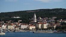 Referentica u Supetru s gradskog na privatni račun prebacila 80 tisuća kuna; gradonačelnica uznemirena