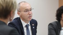 Ministar Krstičević podnio novu imovinsku karticu, pa je povukao