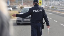 Kod zgrade policije izazvao prometnu nesreću i pobjegao; naknadno su ga ulovili