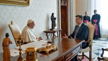 Plenković nakon susreta s Papom: Zvao sam ga u Hrvatsku, ali on bira zemlje gdje su katolici u manjini
