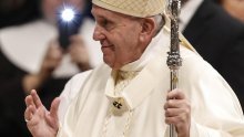 Papa katolicima poručio da se u korizmi odreknu 'trolanja'