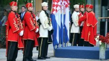 Milanović ukinuo svečane odore, Krstičević: 'Mi ćemo ih i dalje koristiti'