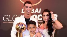 Ronaldov sin krenuo je odavno očevim stopama - igra nogomet, govori četiri jezika, a njegov tek otvoreni profil na Instagramu već prati gotovo milijun ljudi