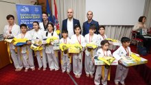 Predstavljen projekt Sportska edukacija za novi život azilanata