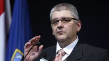 Ministarstvo kulture odgovorilo kako je Anto Đapić završio u Kazališnom vijeću osječkog HNK