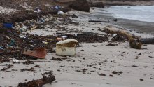 Smeće i prljavština posvuda: Pogledajte kako izgleda jedna od najljepših hrvatskih plaža u zimskom periodu