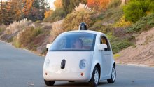 Google ne može odlučiti: Bi li ili ne bi proizvodio e-automobile?