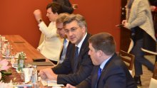 Plenković u Umagu: Bombardirani smo brojnim neistinama od političkih protivnika, ali i naših kolega