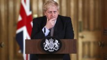 Boris Johnson: Moram biti iskren s vama. Još mnogo obitelji izgubit će svoje voljene