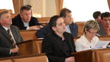 Mladi HDZ-ov razbijač upravlja knjižnicom
