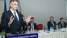 Plenković u Sisku: Brkićeve teze su apsolutno obrnute i pogrešne