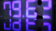 Moody's preispituje rejting SAD-a
