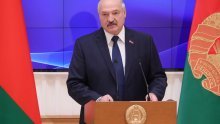 Lukašenko poručio sunarodnjacima da se protiv koronavirusa bore poljskim radovima
