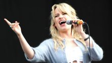 Duffy objavila novu pjesmu s kojom se želi na velika vrata vratiti na glazbenu scenu