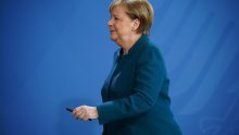 Merkel i po drugi put negativna na koronavirus, ali ostaje u karanteni
