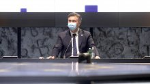 Plenković i Bandić složili plan za sanaciju potresa, gradonačelnik Zagreba opet držao lekcije novinarima: Objasnit ću onima koji se daju krstiti...